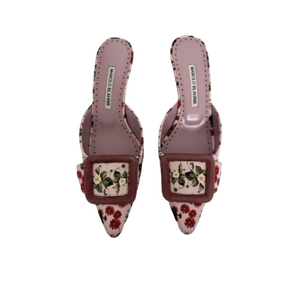 Manolo Blahnik EU 37 Lilac Purple Maysale Satin Floral Suede Trim Buckle Heels